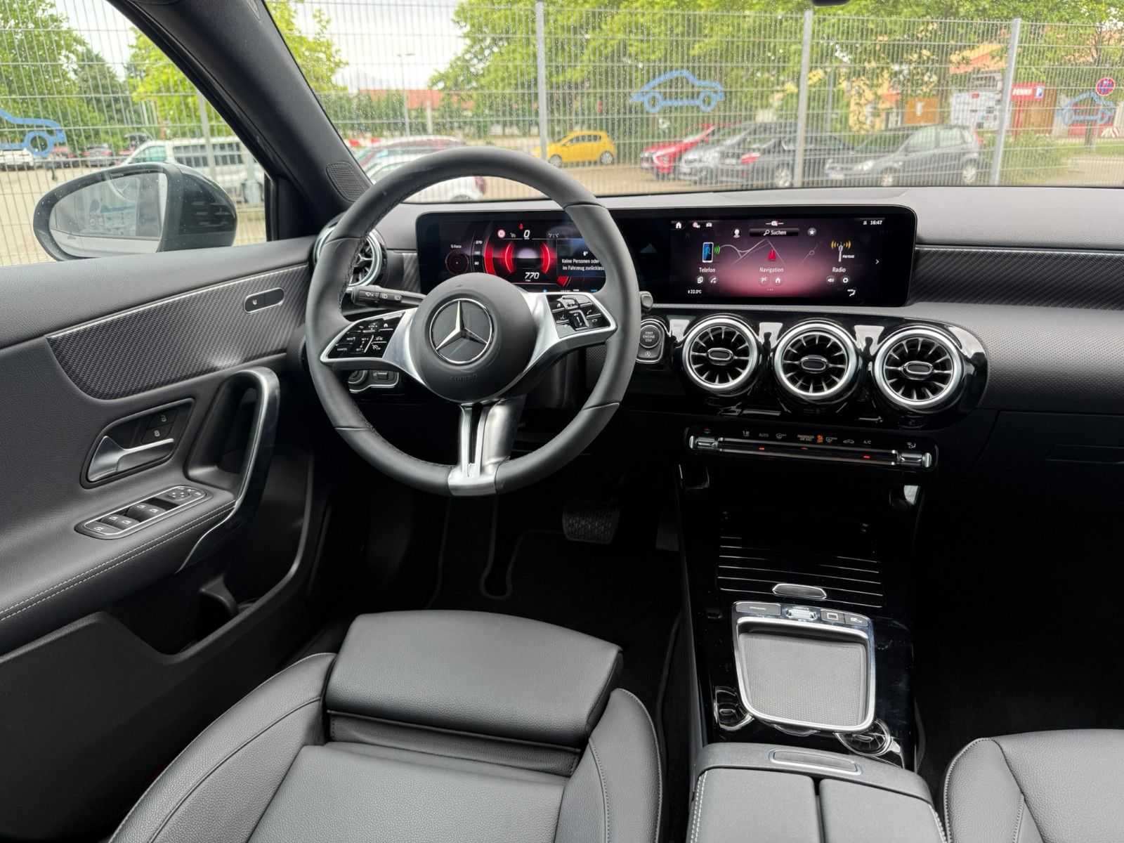 Mercedes-Benz A200 - Samsaru's Car Outlet