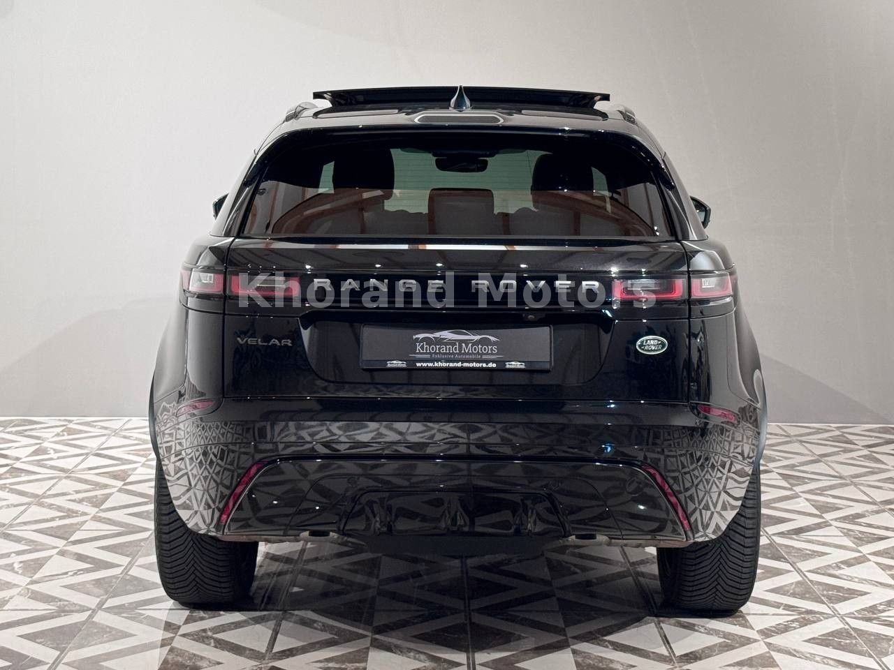 Range Rover Velar R-Dynamic SE - Samsaru's Car Outlet