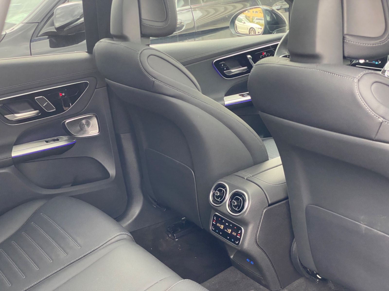 Mercedes-Benz GLC200 AMG 4M_Pano_HuD_Memory_Keyless_Distro_360