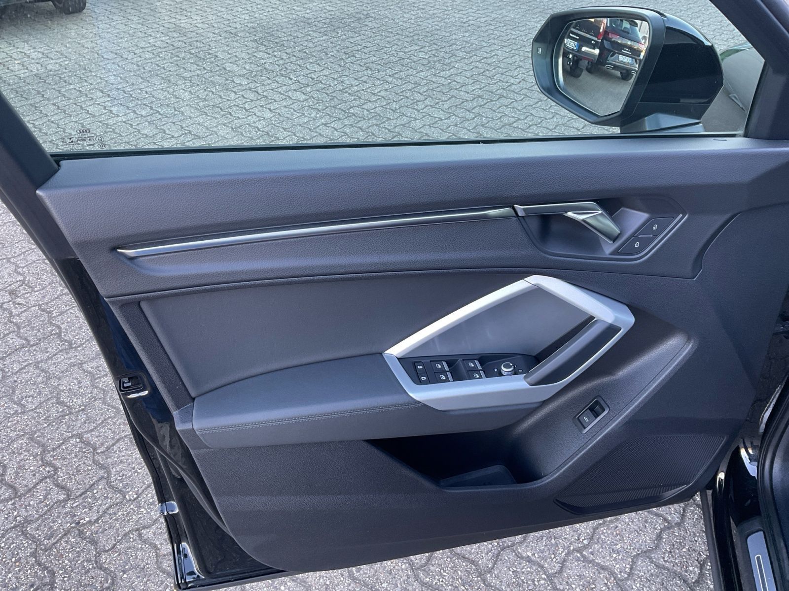 Audi Q3 40 TDI S line quattro - Samsaru's Car Outlet