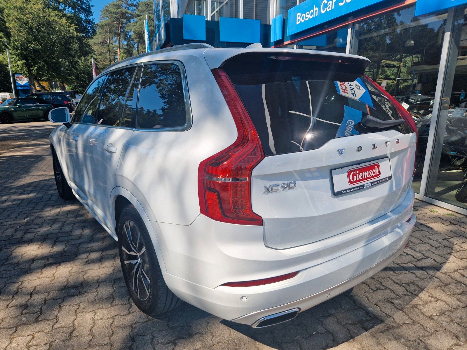Volvo XC90 Momen Pro AWD D5 AHK 7 Sitze 360° DAB 8fach