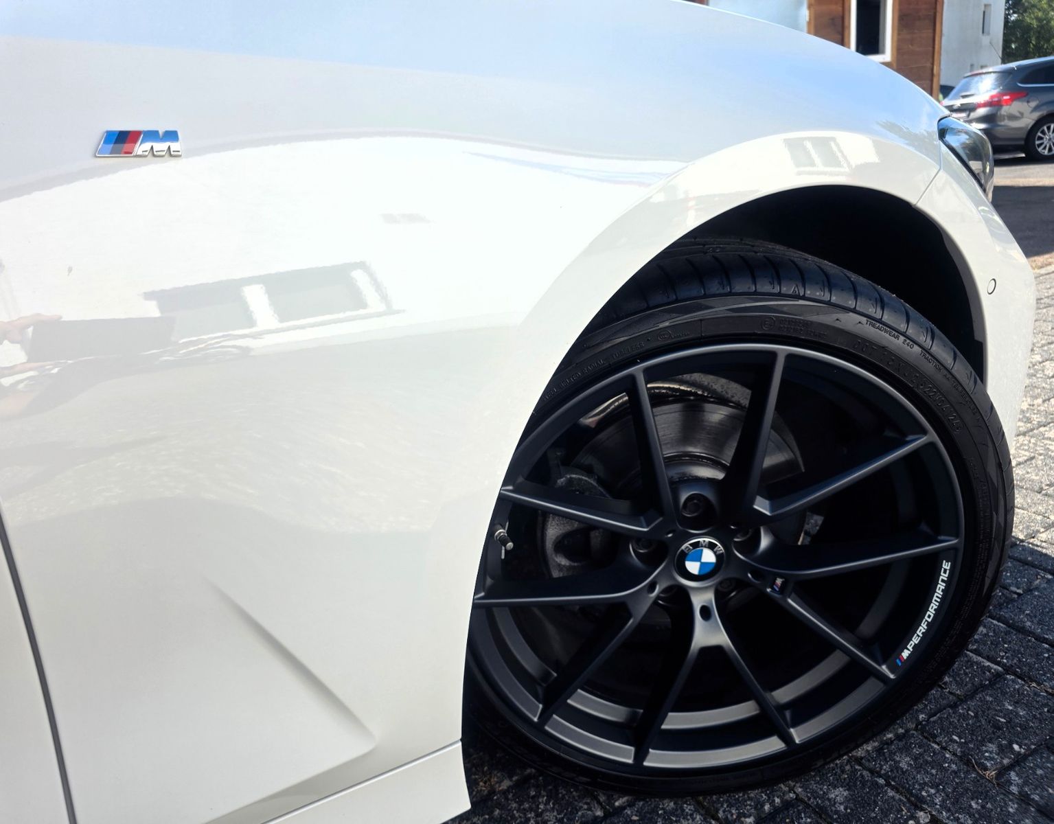 BMW M-SPORTPAKET*XDRIVE*LED*NAVI*LEDER*ACC*RFK*MWST