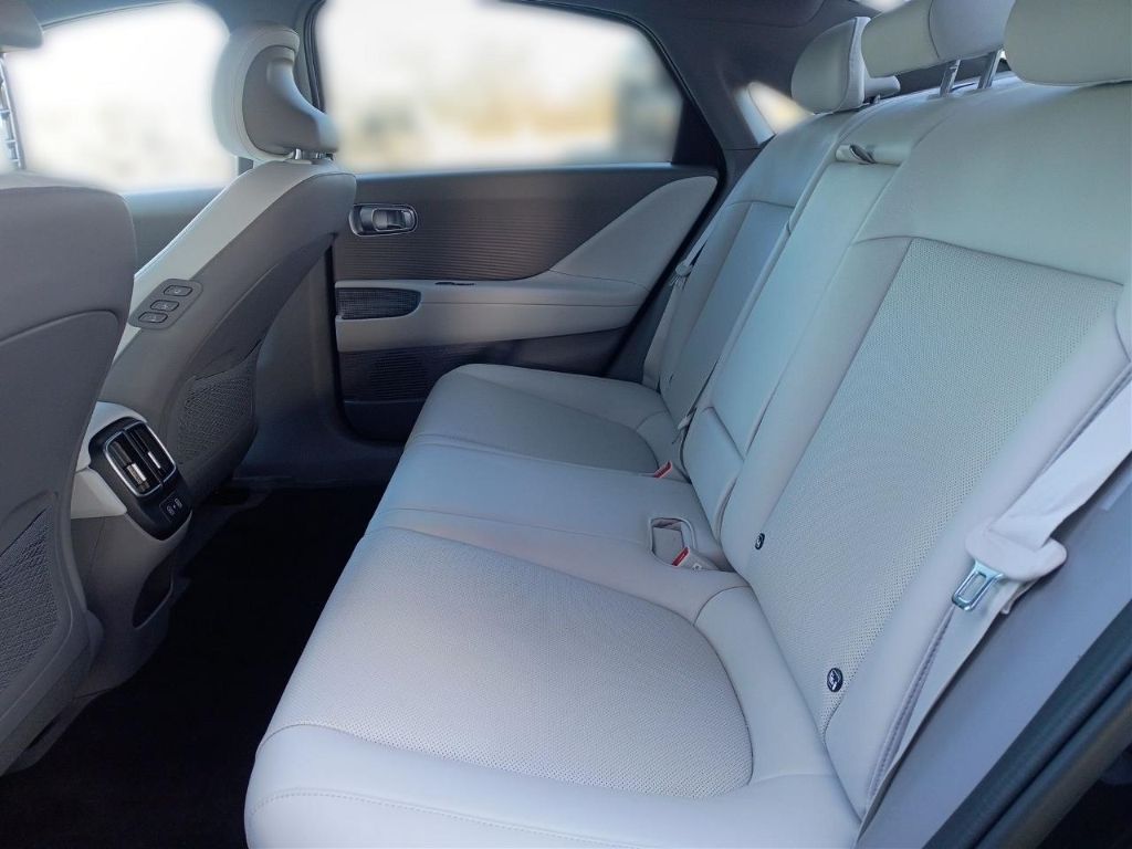 Hyundai IONIQ 6 4WD 77,4kWh UNIQ Digi-Spiegel 20LM HUD N