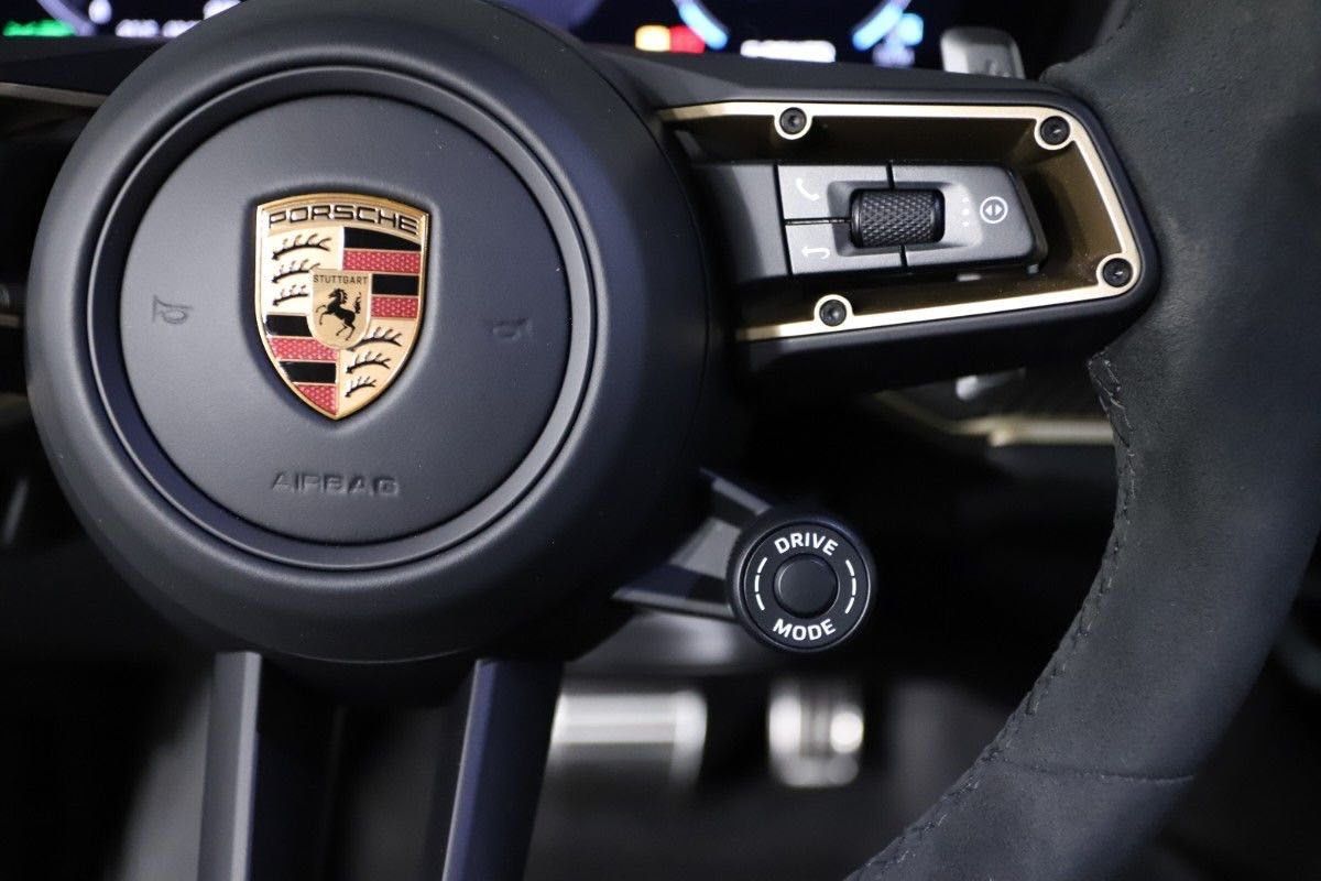 Porsche Cayenne Coupe E-Hybrid 470HP PASS-DISPLAY *VAT*