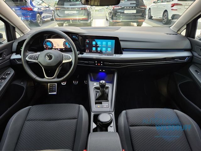 Volkswagen Golf VIII 1.5 TSi Active - Samsaru's Car Outlet