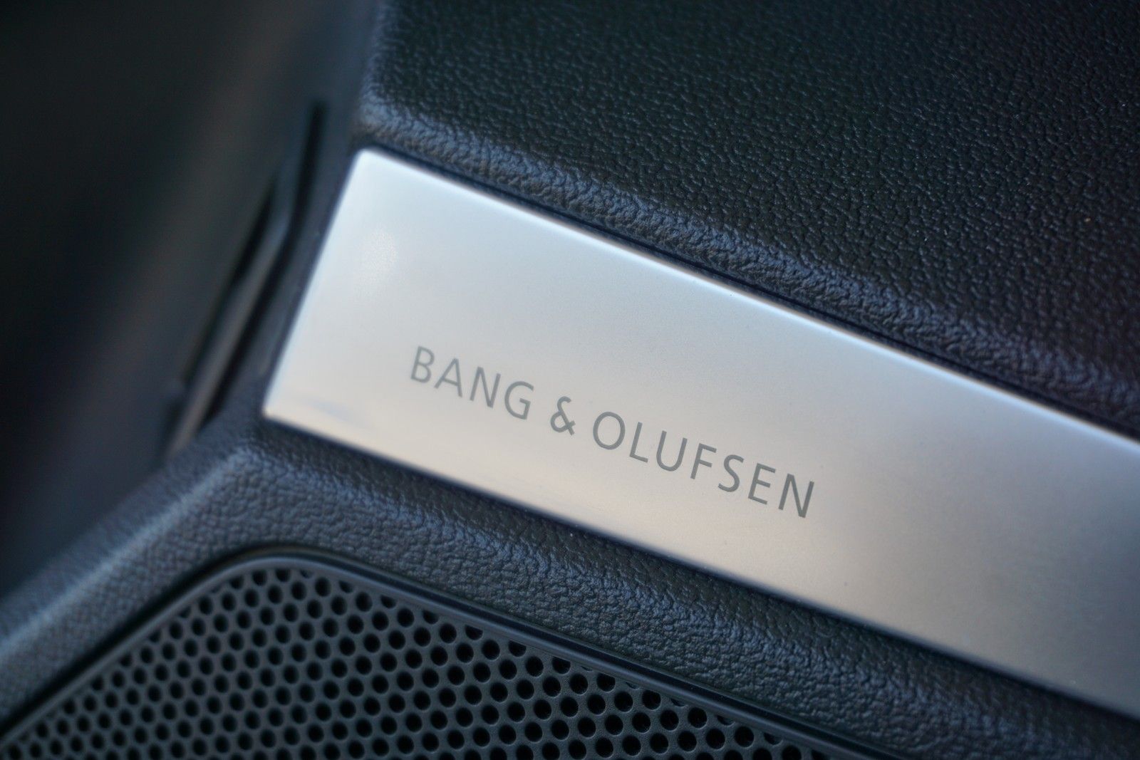 Audi A3 Sportback 45 TFSI e S line - Samsaru's Car Outlet