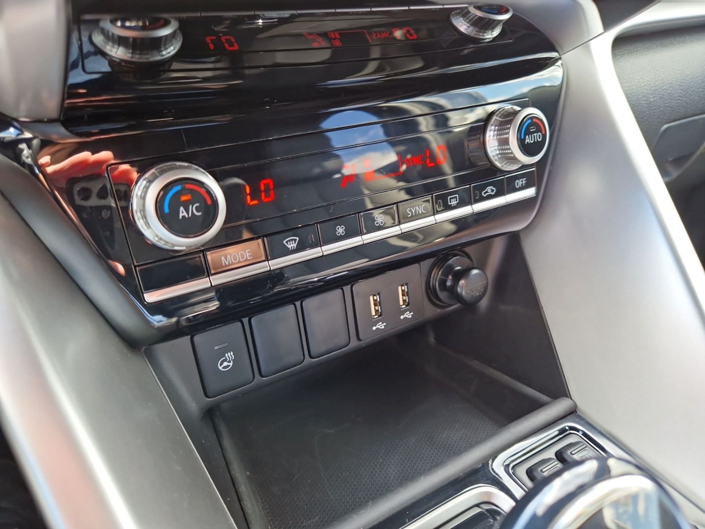 Mitsubishi Eclipse Cross Plug-In Hybrid Select ACC LED