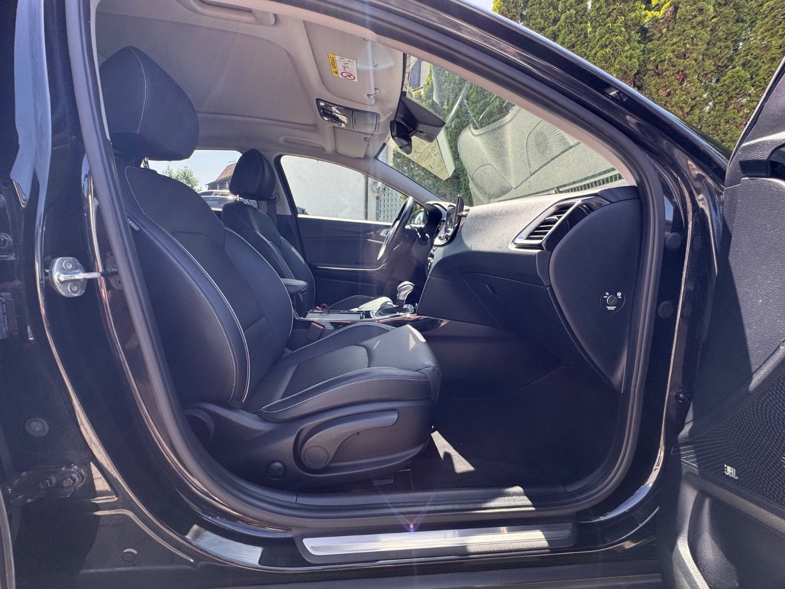 Kia XCeed 1.6T Platinum Edition - Samsaru's Car Outlet