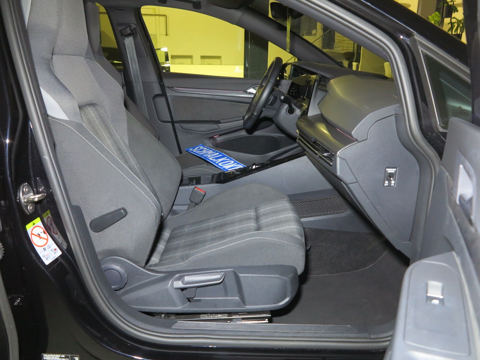Volkswagen Golf VIII 2.0 TDI SCR DSG7 GTD eSAD Navi LM19