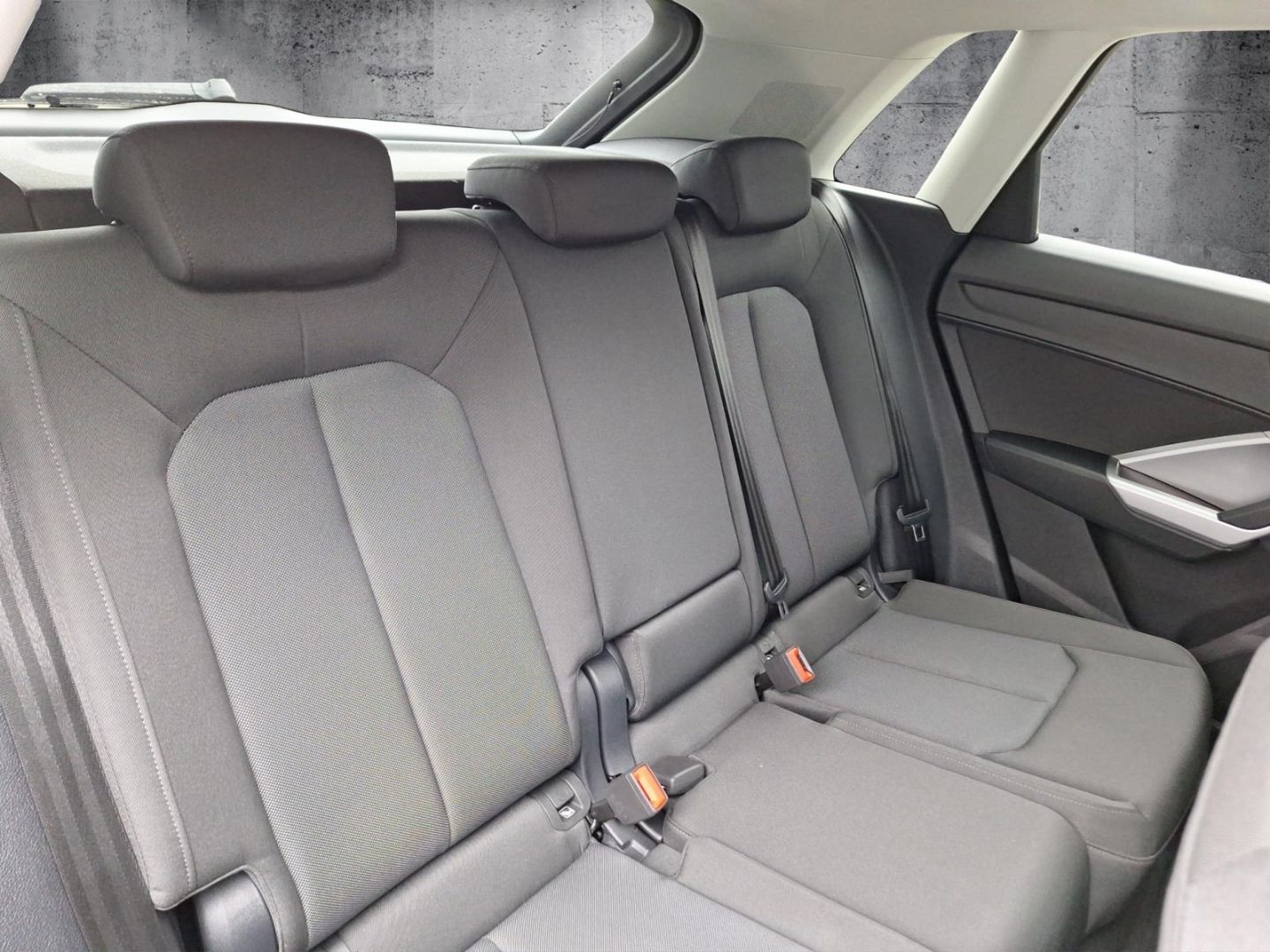Audi Q3 40 2.0 TDI quattro - Samsaru's Car Outlet