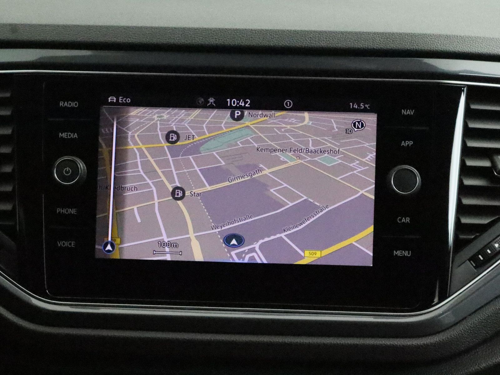 Volkswagen T-Roc 1.5 TSI Sport - Samsaru's Car Outlet