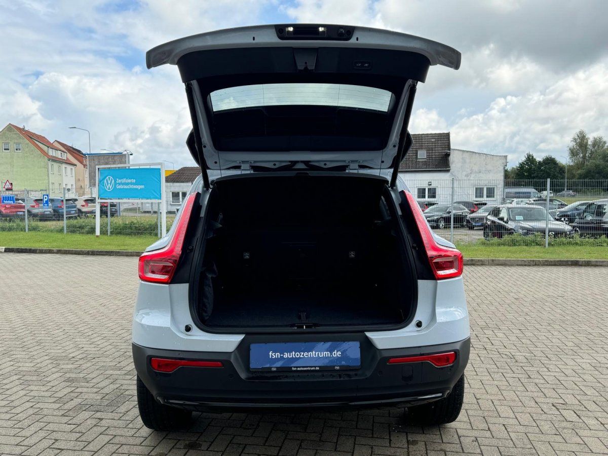 Volvo XC40 B4 Plus Dark 8-Fach AHK Aktionspreis