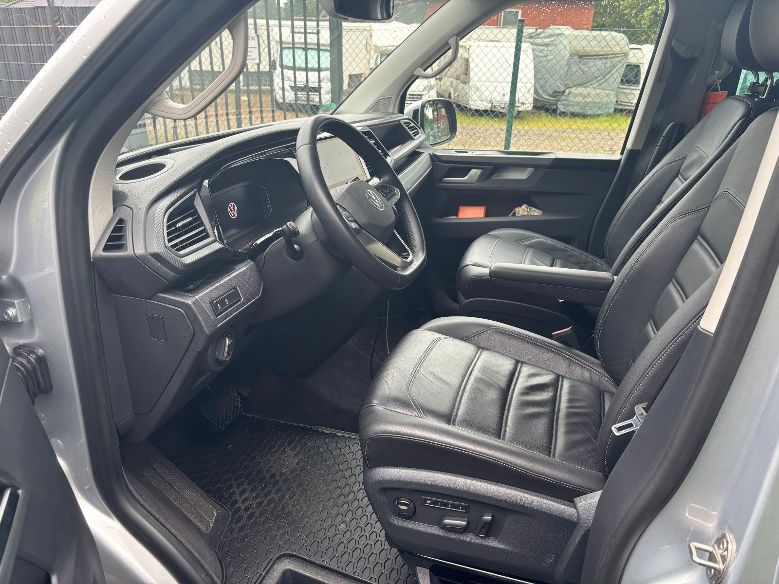Volkswagen T6 Multivan Highline - Samsaru's Car Outlet