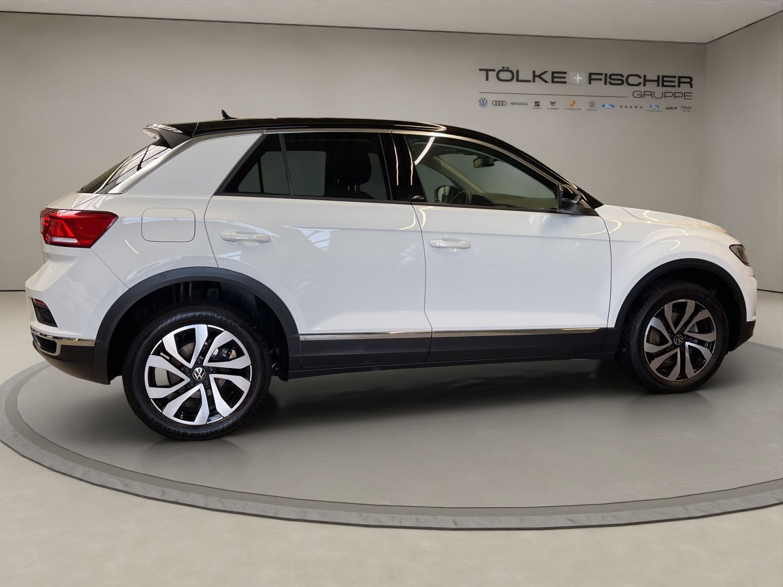Volkswagen T-Roc 1.0 TSI Active - Samsaru's Car Outlet
