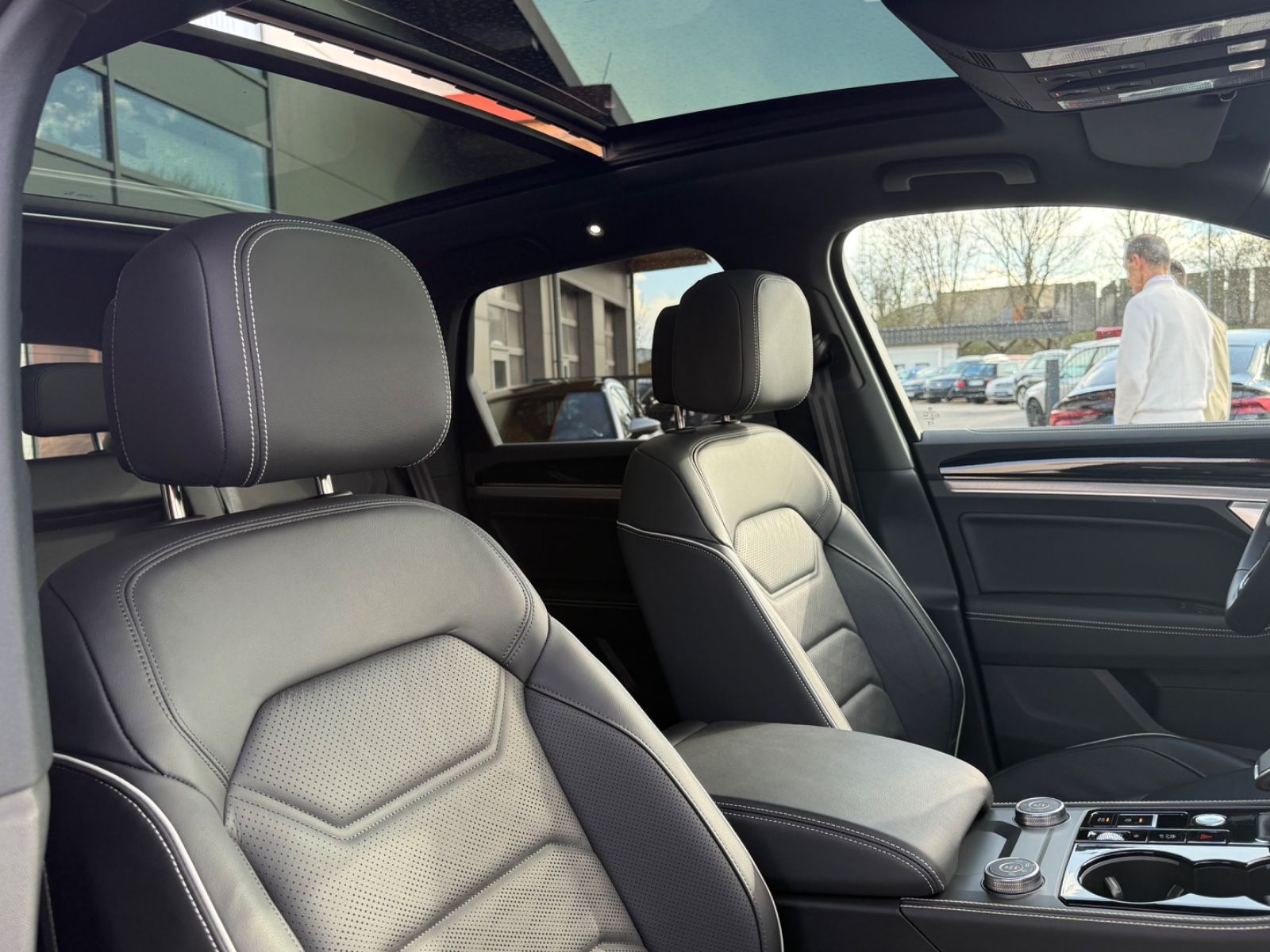 Volkswagen Touareg TDI Luft ACC Stdhzg AHK Pano Allradlenk