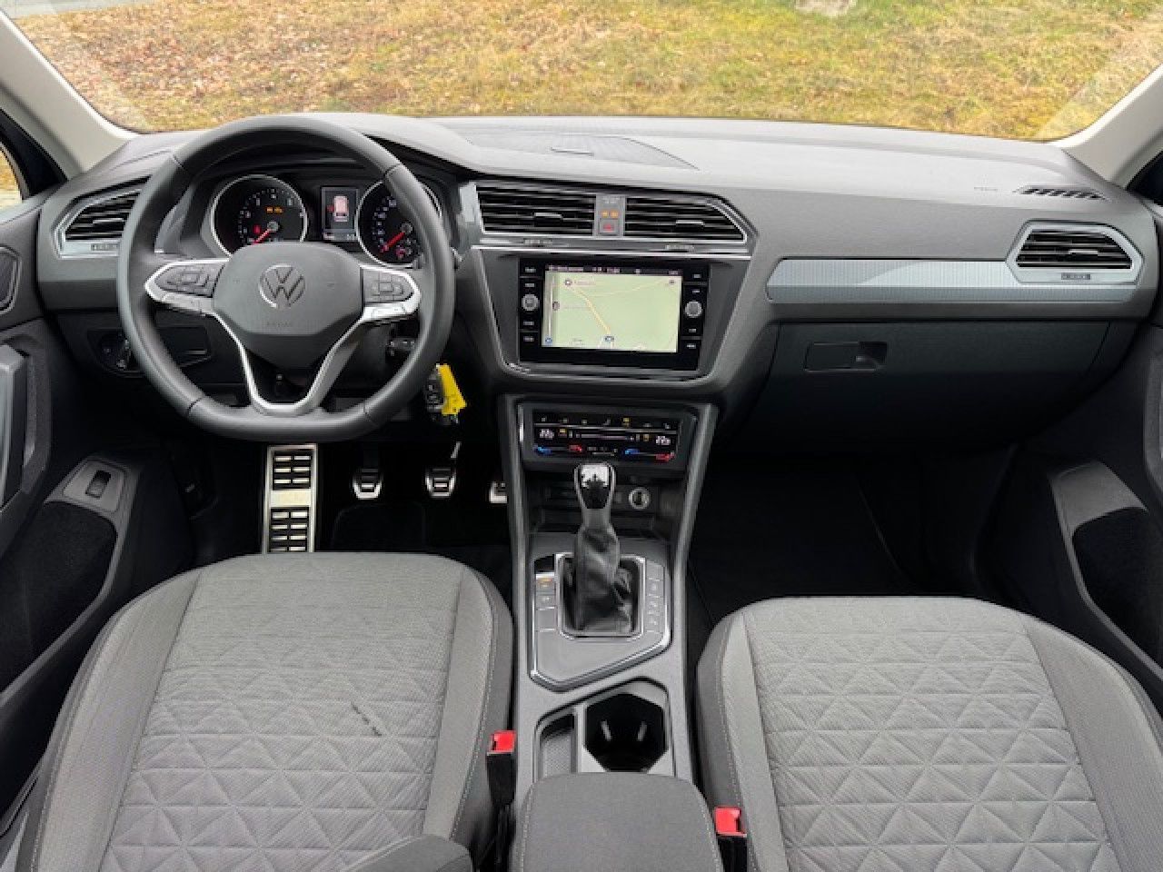 Volkswagen Tiguan Life 1.5 TSI - Samsaru's Car Outlet