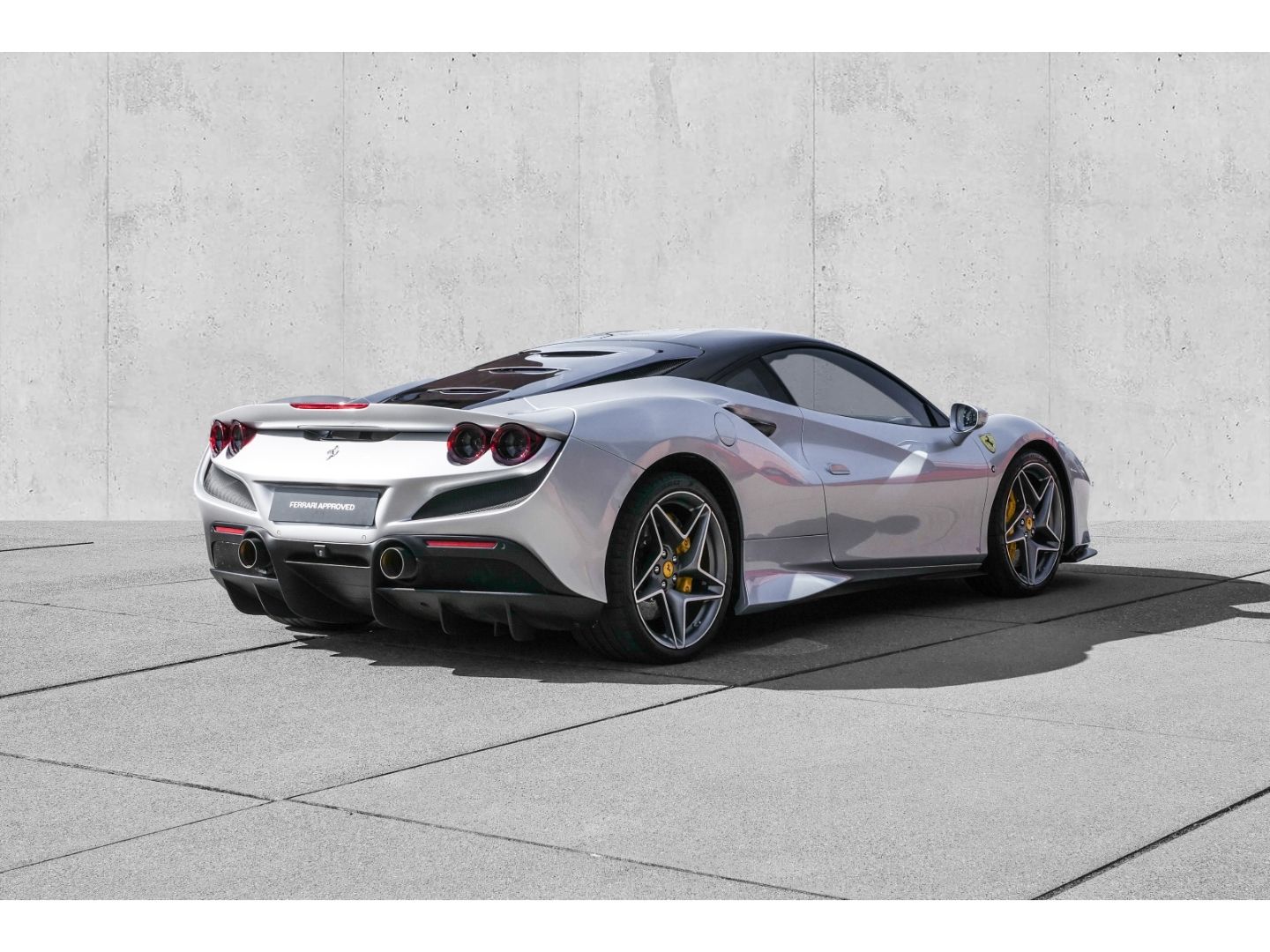 Ferrari F8 Tributo - Samsaru's Car Outlet