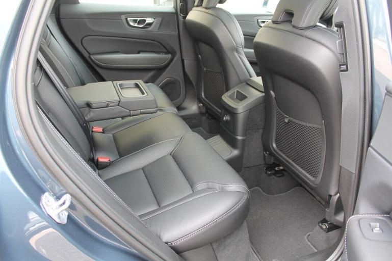 Volvo XC60 T8 Inscription  4C-ACC-StHzg-Massage-AHK