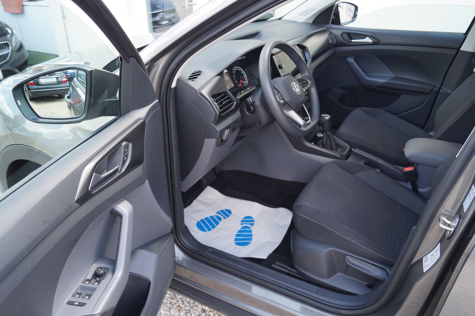 Volkswagen T-Cross Life DSG - Samsaru's Car Outlet