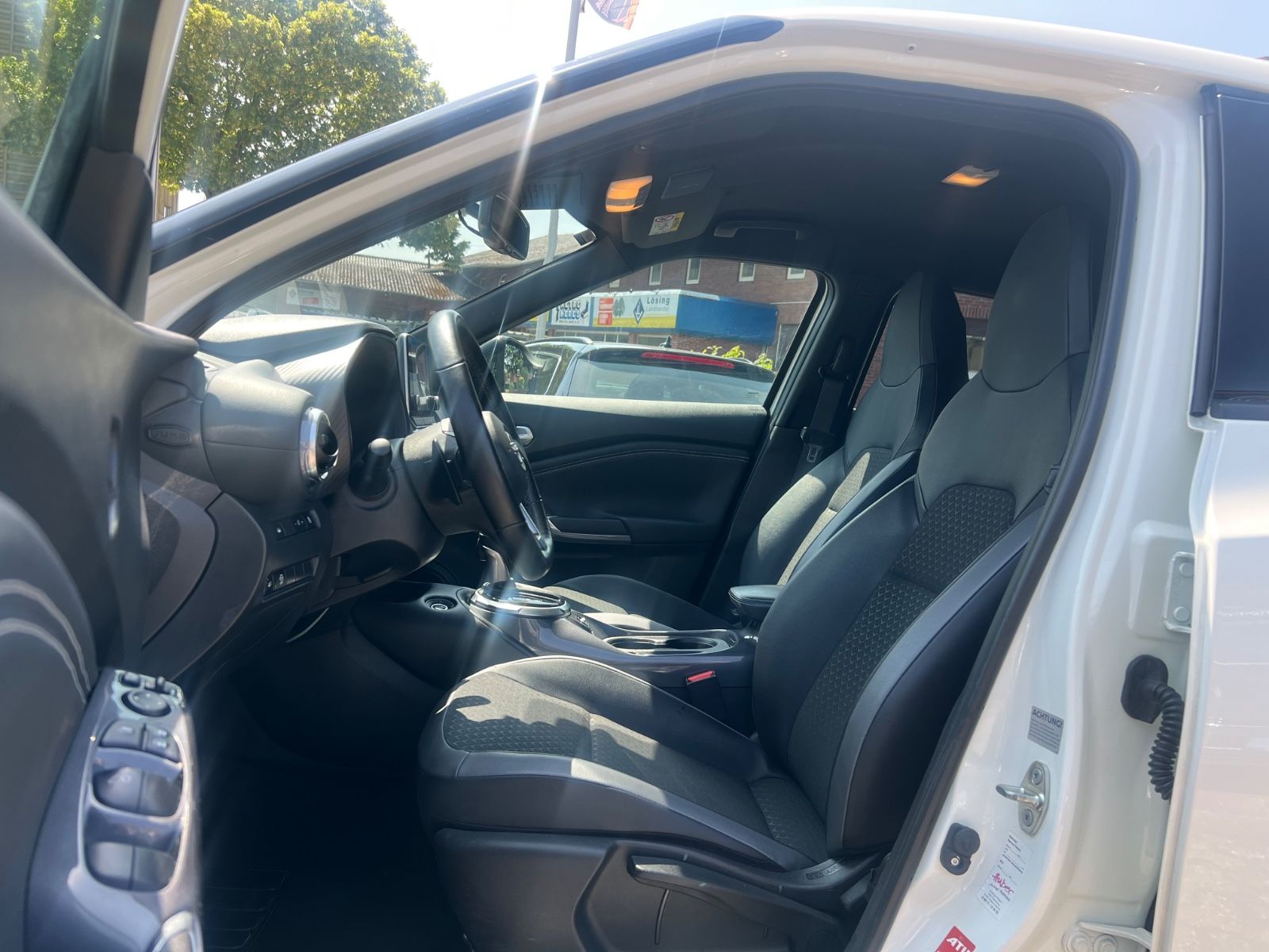 Nissan Juke N-Connecta - Samsaru's Car Outlet
