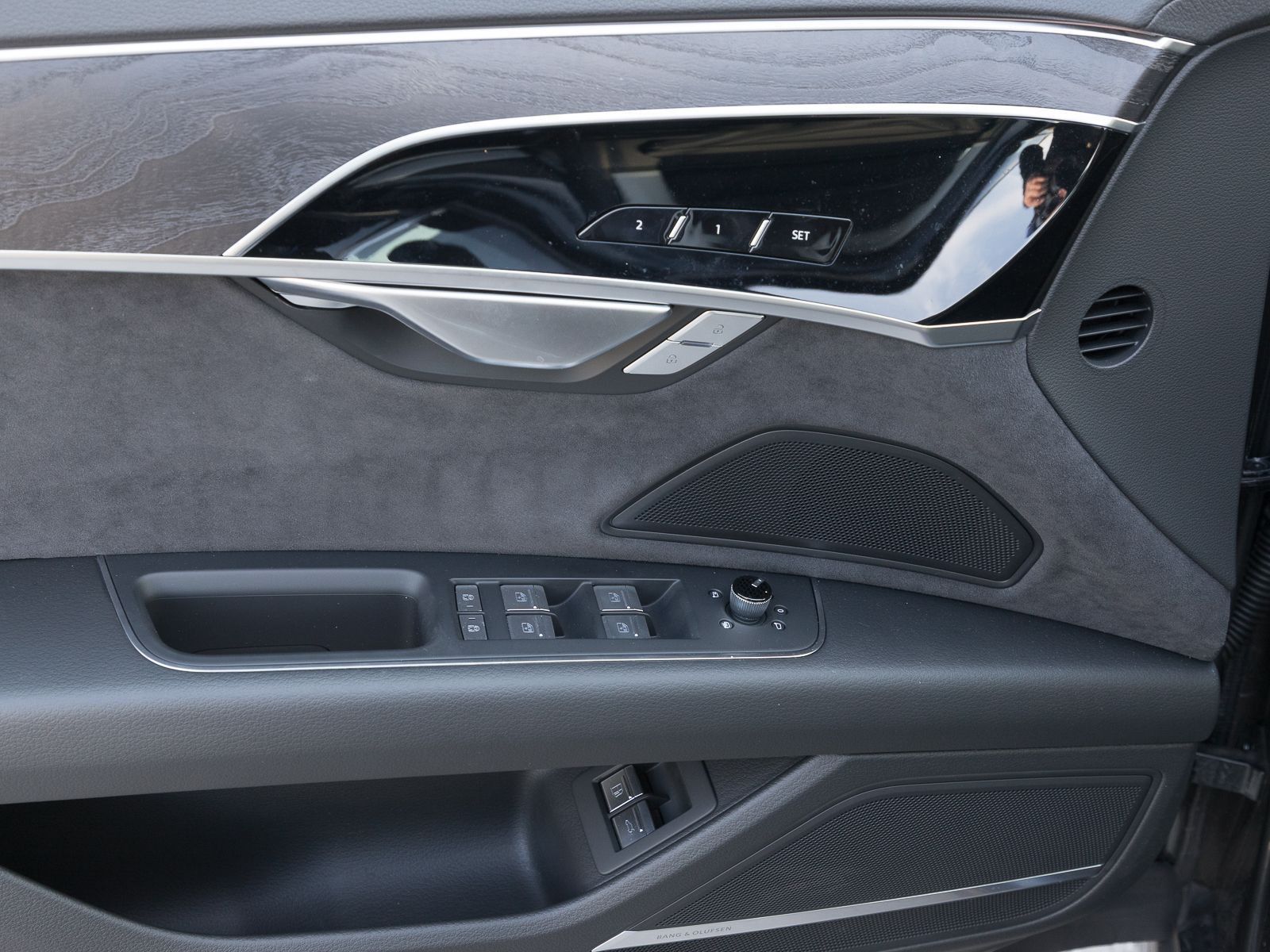 Audi A8 60 TFSIe Q - Samsaru's Car Outlet