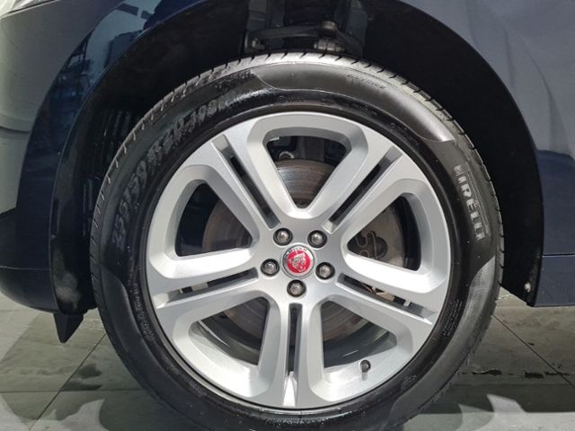 Jaguar F-PACE D300 R-Dynamic HSE