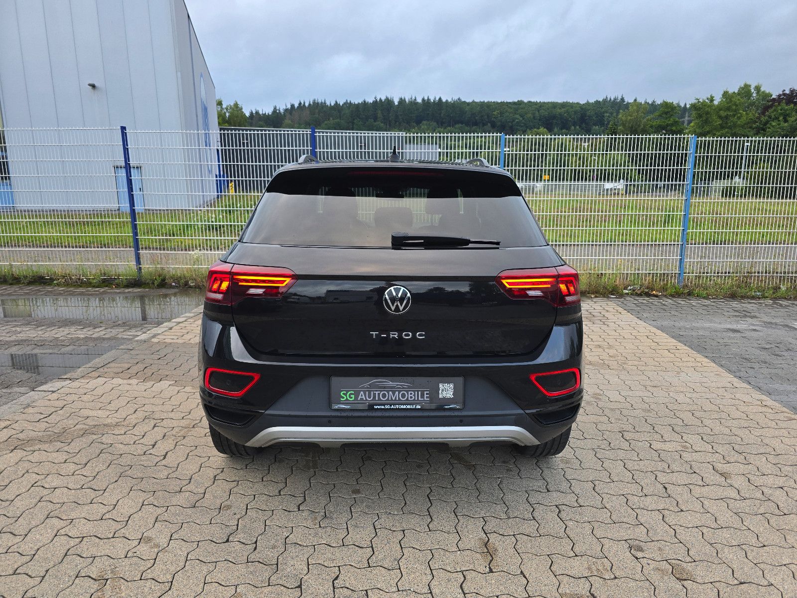 Volkswagen T-Roc 1.5 TSI Style Black - Samsaru's Car Outlet