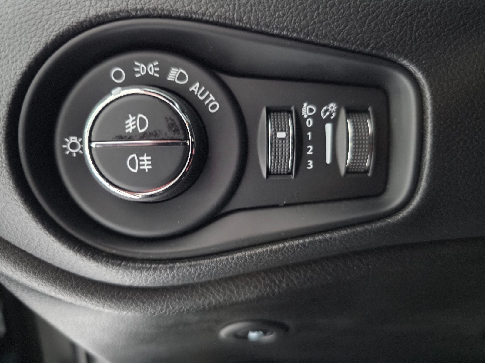 Jeep Renegade S Plug-In-Hybrid 4xe mit AHK