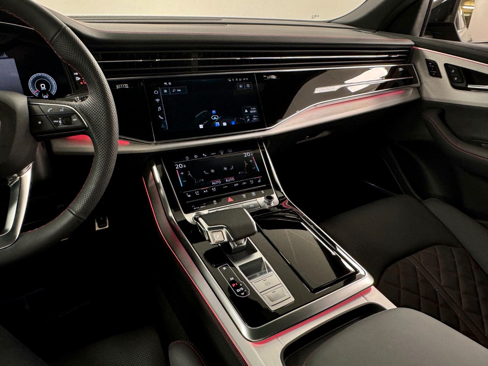 Audi Q8 50 TDi Q S-LINE Black - Samsaru's Car Outlet