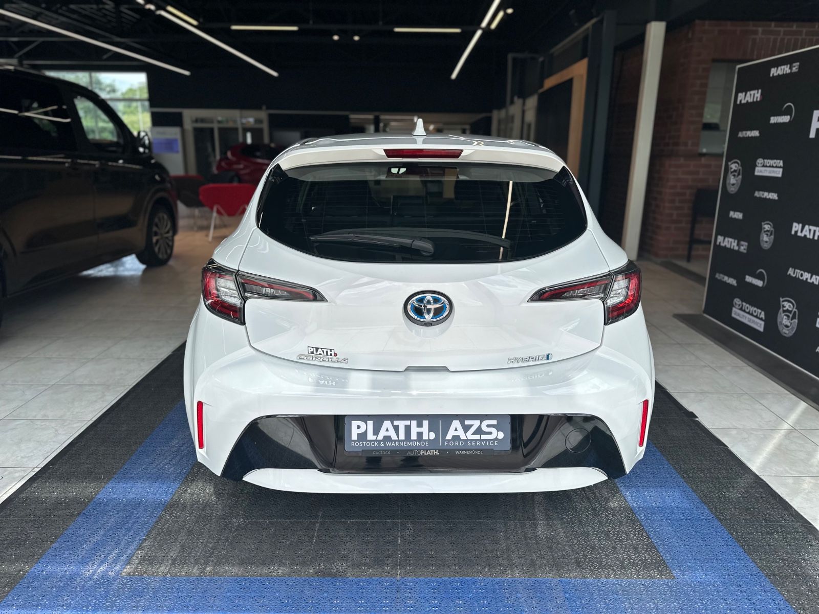 Toyota Corolla Hybrid Club - Samsaru's Car Outlet