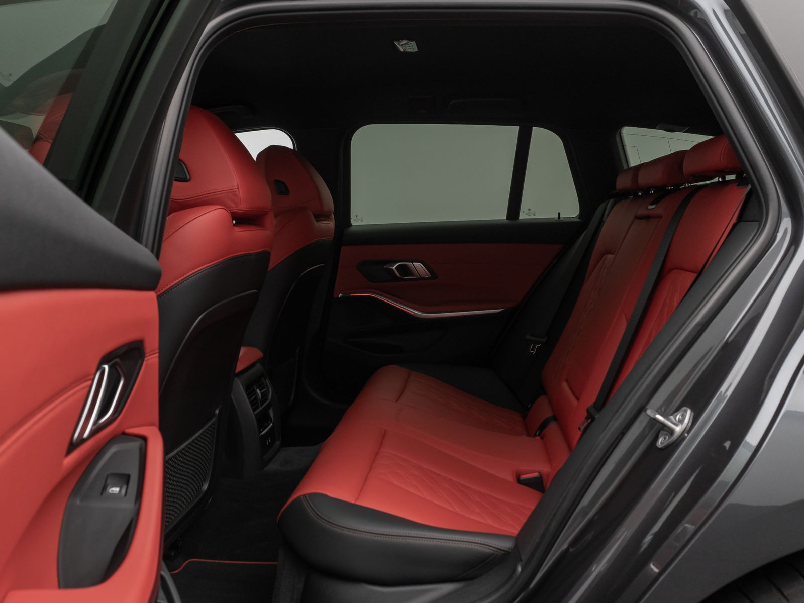 BMW 330i xD SportLine - Samsaru's Car Outlet