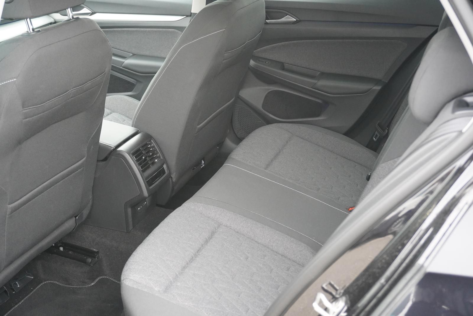 Volkswagen Golf VIII 1.5 TSI MOVE - Samsaru's Car Outlet
