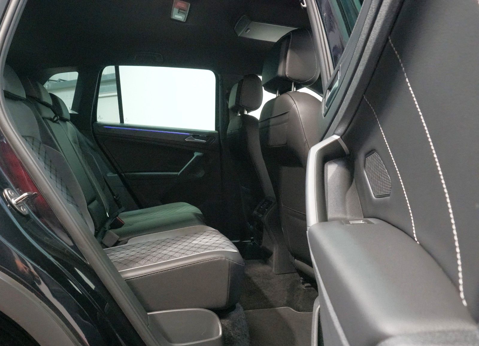 Volkswagen Tiguan R-Line 4Motion 2.0 TDI*IQ.Light*AHK*RfK