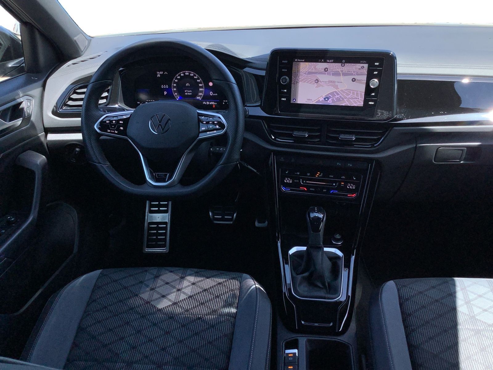 Volkswagen T-Roc 1.5 TSI DSG R-Line - Samsaru's Car Outlet