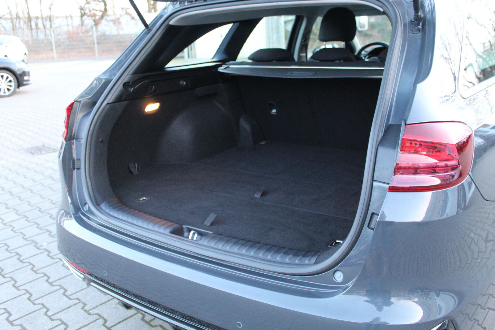 Kia Ceed Sportswagon Plug-in Hybrid Vision - Samsaru's Car Outlet