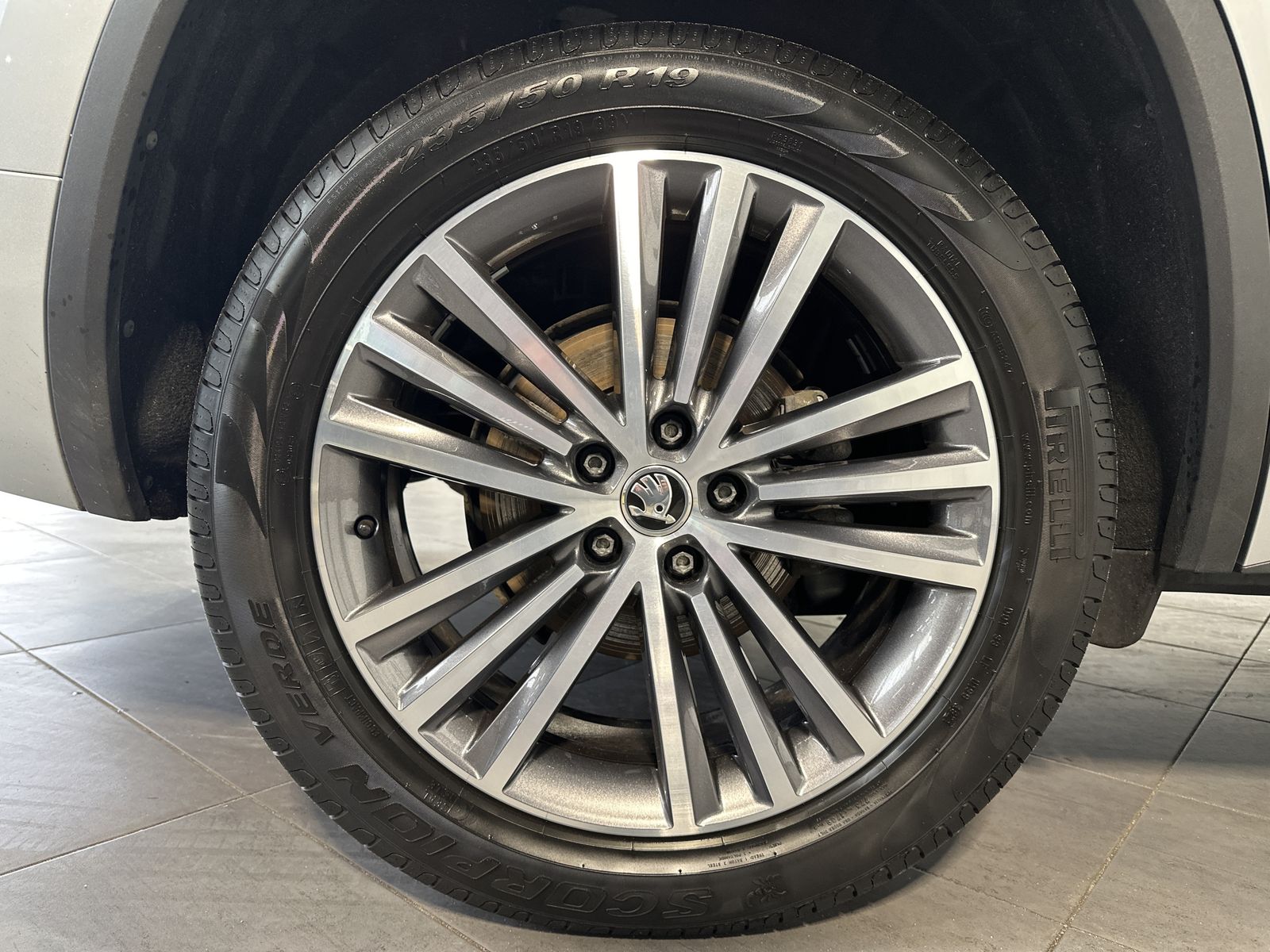Skoda Kodiaq 2.0 TDI DSG 4x4 L&K NAV+LED+AHK+360°+SHZ