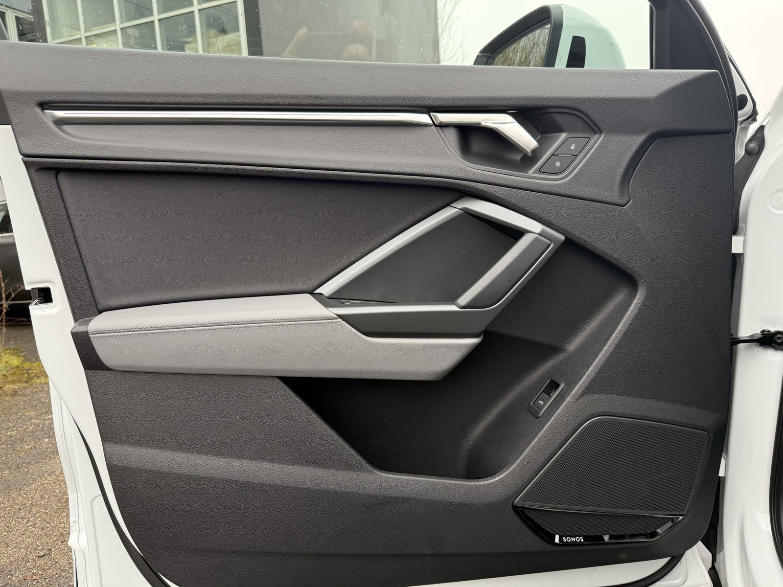 Audi Q3 45 S line - Samsaru's Car Outlet