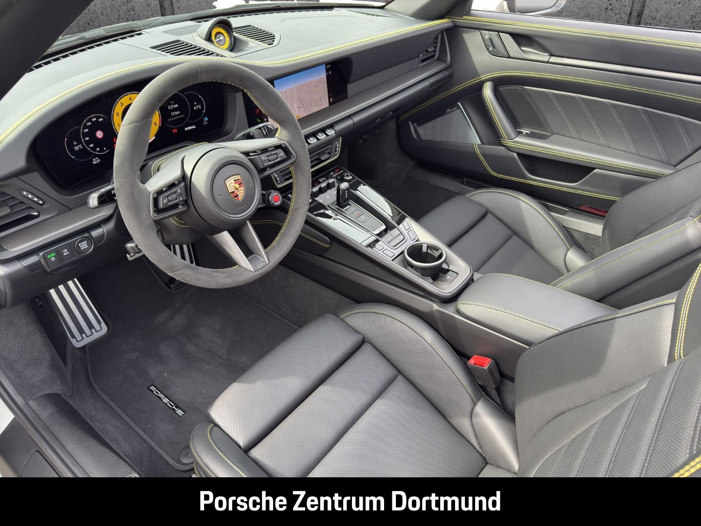 Porsche 992 911 Carrera 4 GTS Cabrio Burmester Clubleder