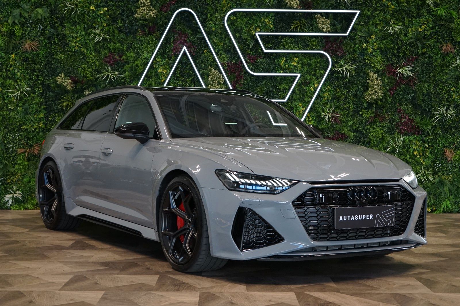 Audi RS6 Performance*AUX.HEAT*PANO*120.331€ NETTO