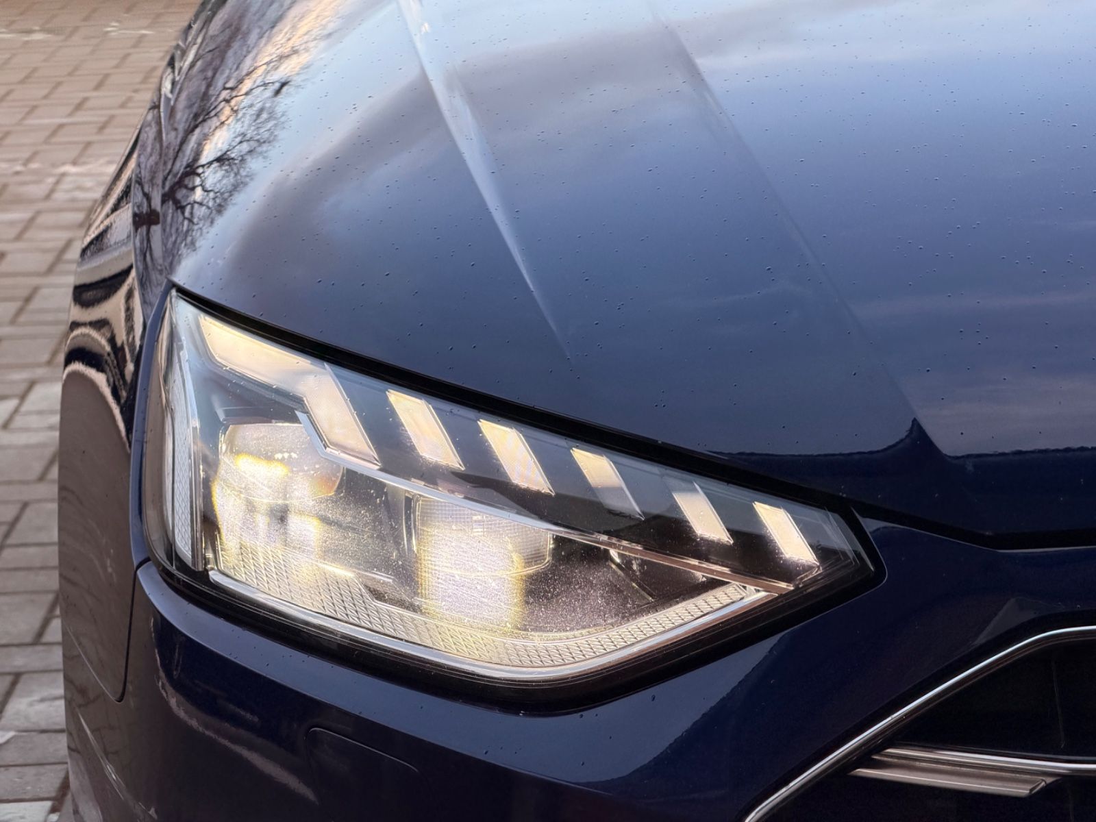 Audi A4 Avant 40 TDI quattro*AHK/HEAD-UP/KAMERA/SHZ*