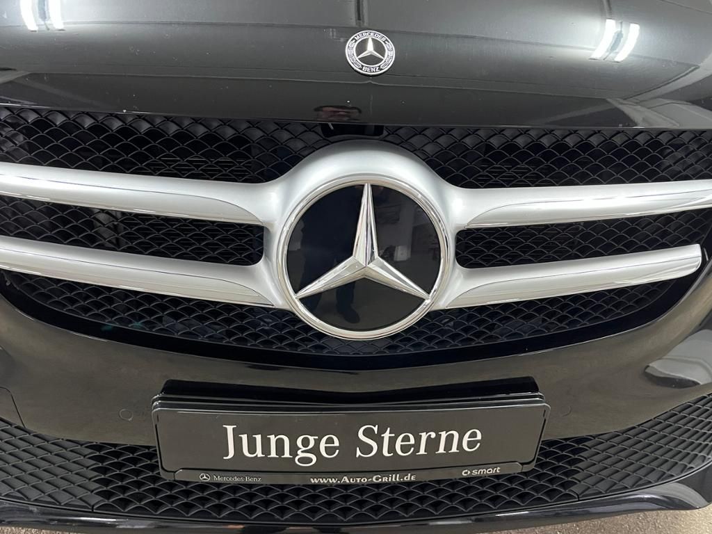 Mercedes-Benz V 300d XL Avantgarde - Samsaru's Car Outlet
