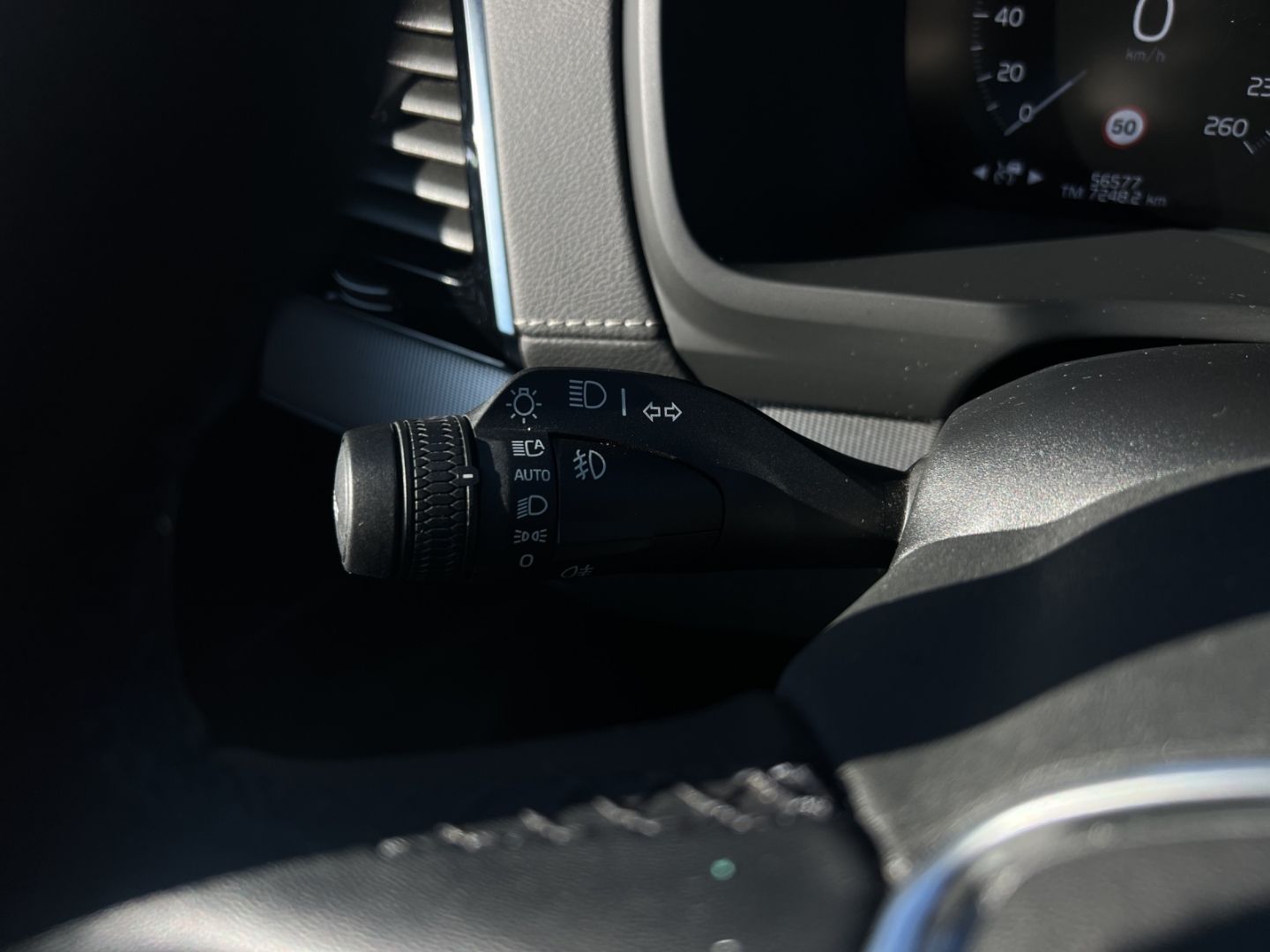 Volvo XC90 B5 D AWD R-Design 4ZKlima MassageSitze