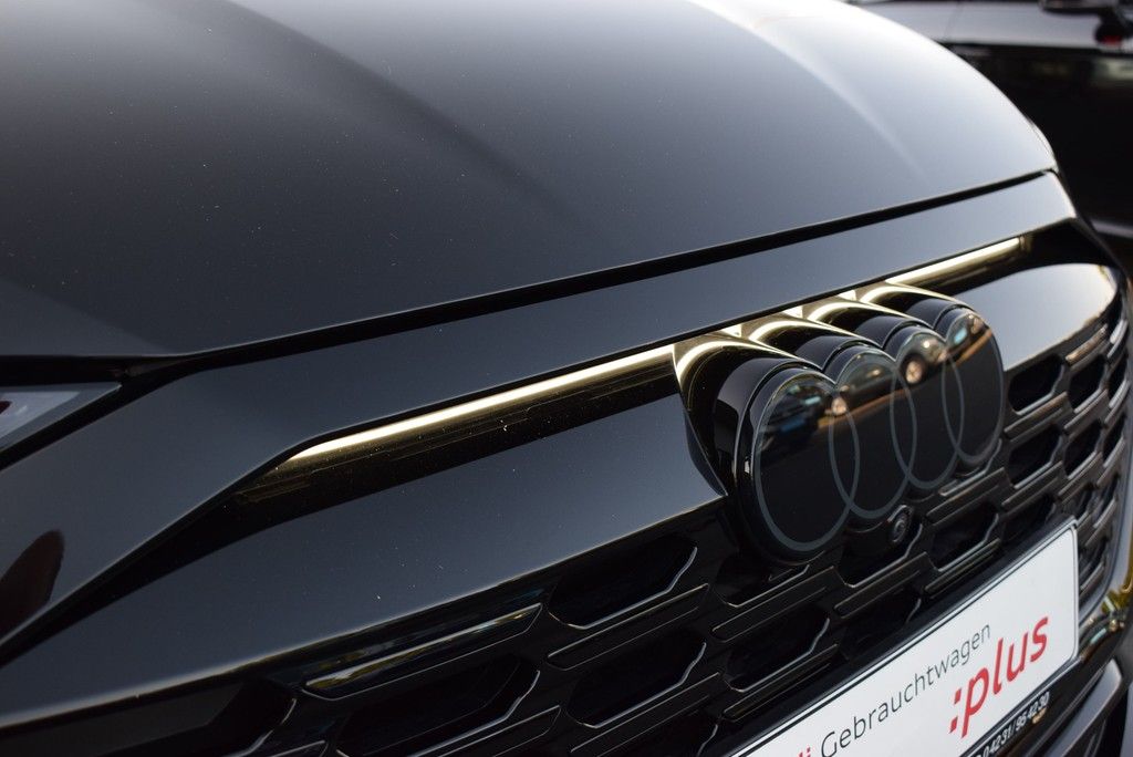 Audi Q8 50 e-tron quattro S-line - Samsaru's Car Outlet