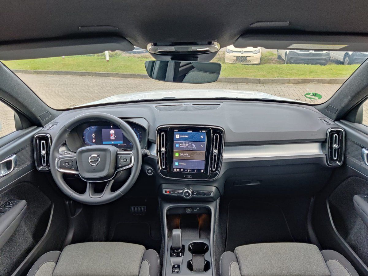 Volvo XC40 B3 Core, 360°-Kamera, Winterräder, LED