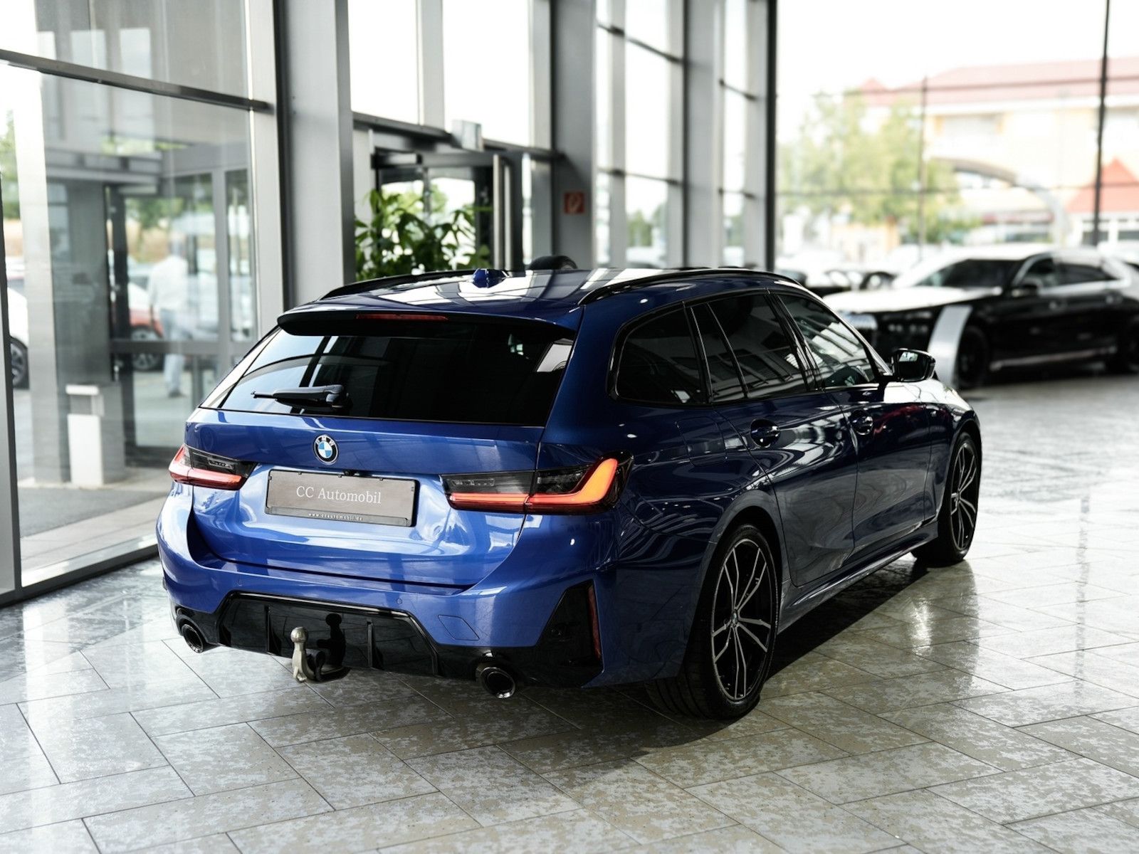 BMW 320d xDrive Touring M Sport - Samsaru's Car Outlet