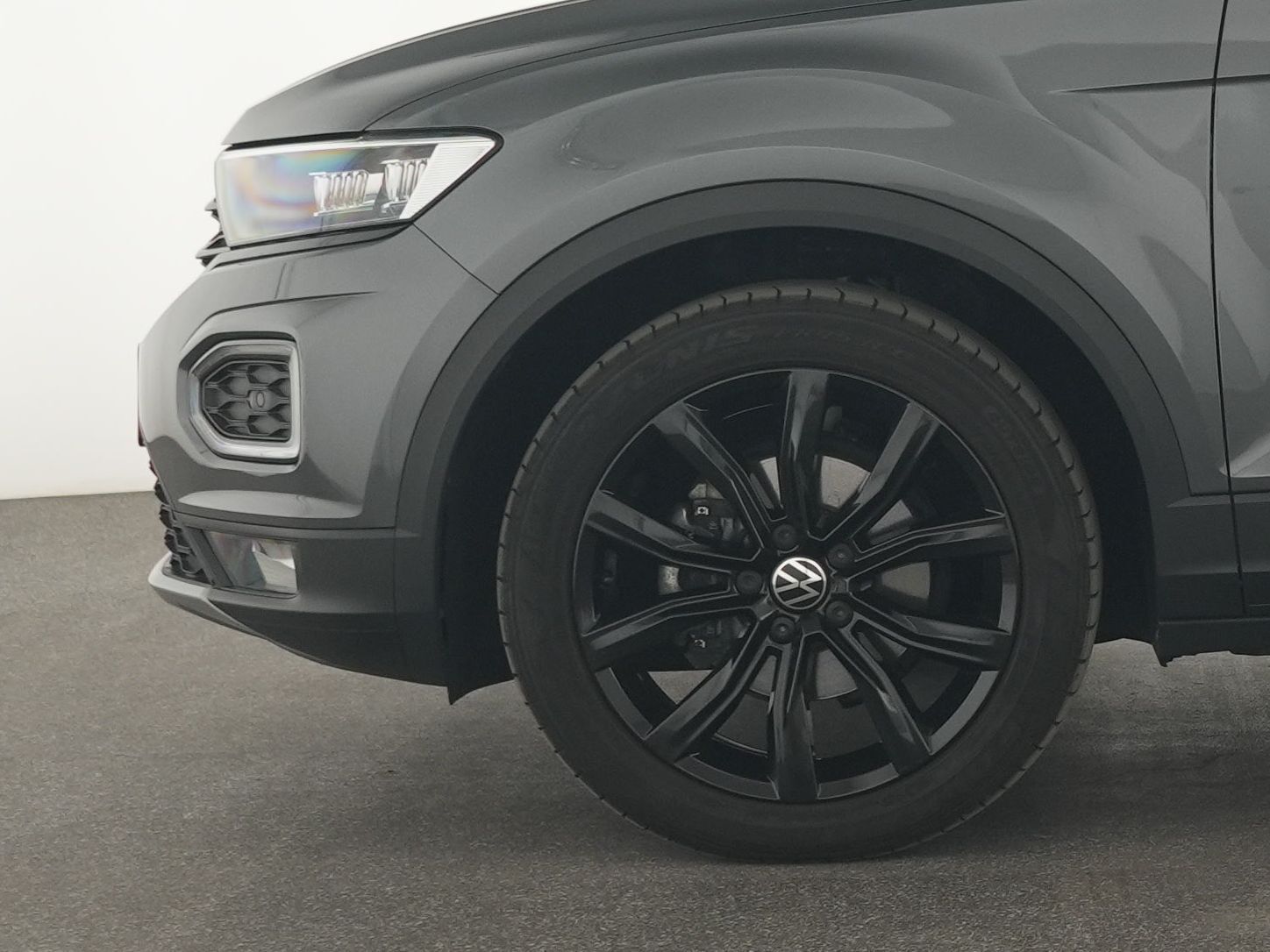Volkswagen T-Roc Sport - Samsaru's Car Outlet