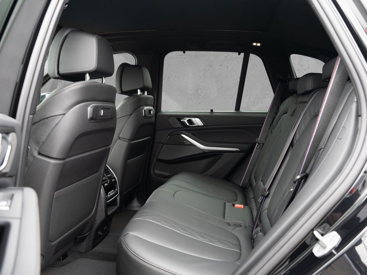 BMW X5 xDrive 30d. M Sport. AHK. Pano LED Navi SHZ