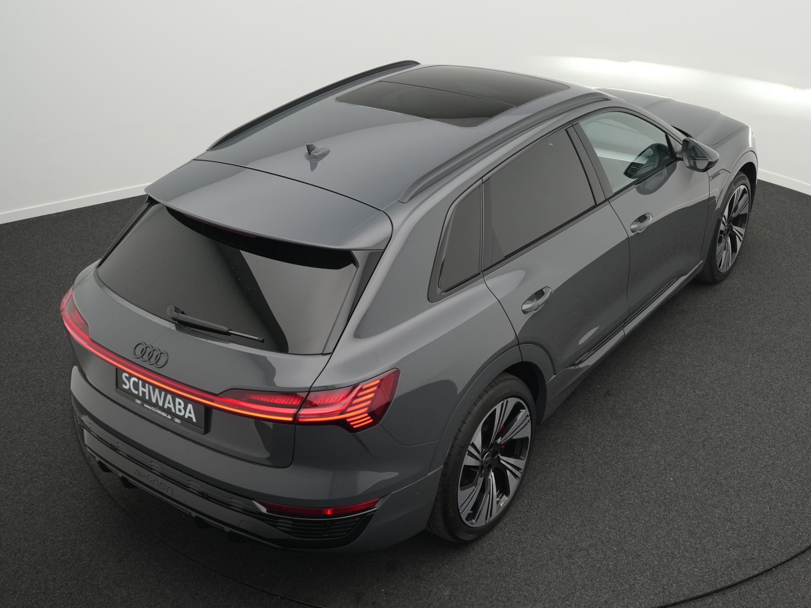 Audi Q8 e-tron 50 quattro 2x S line*Opt.schw*PANO*AHK