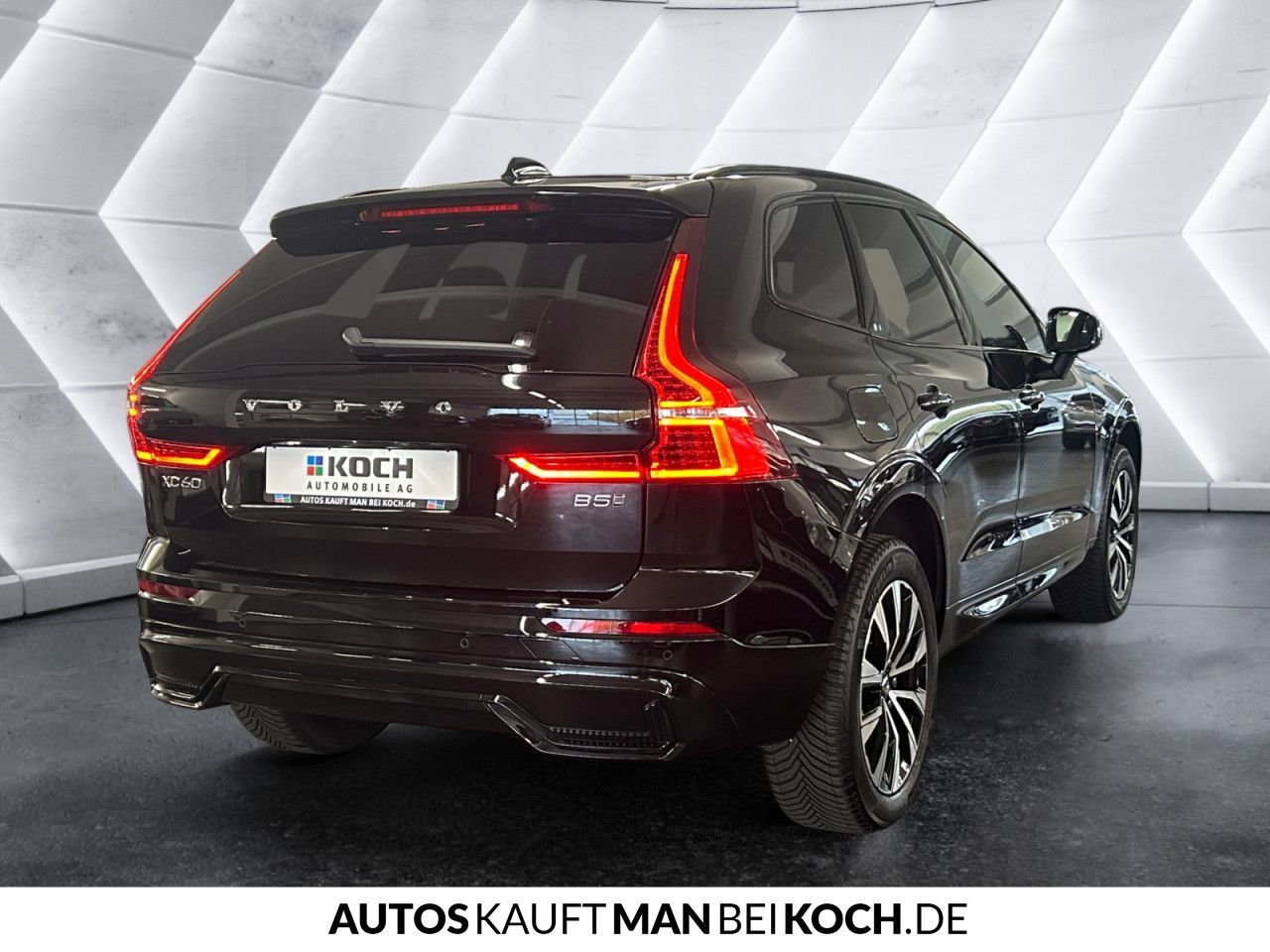 Volvo XC60 B5 AWD PlusDark ACC BLIS AHK VLED 4xSHz H&K