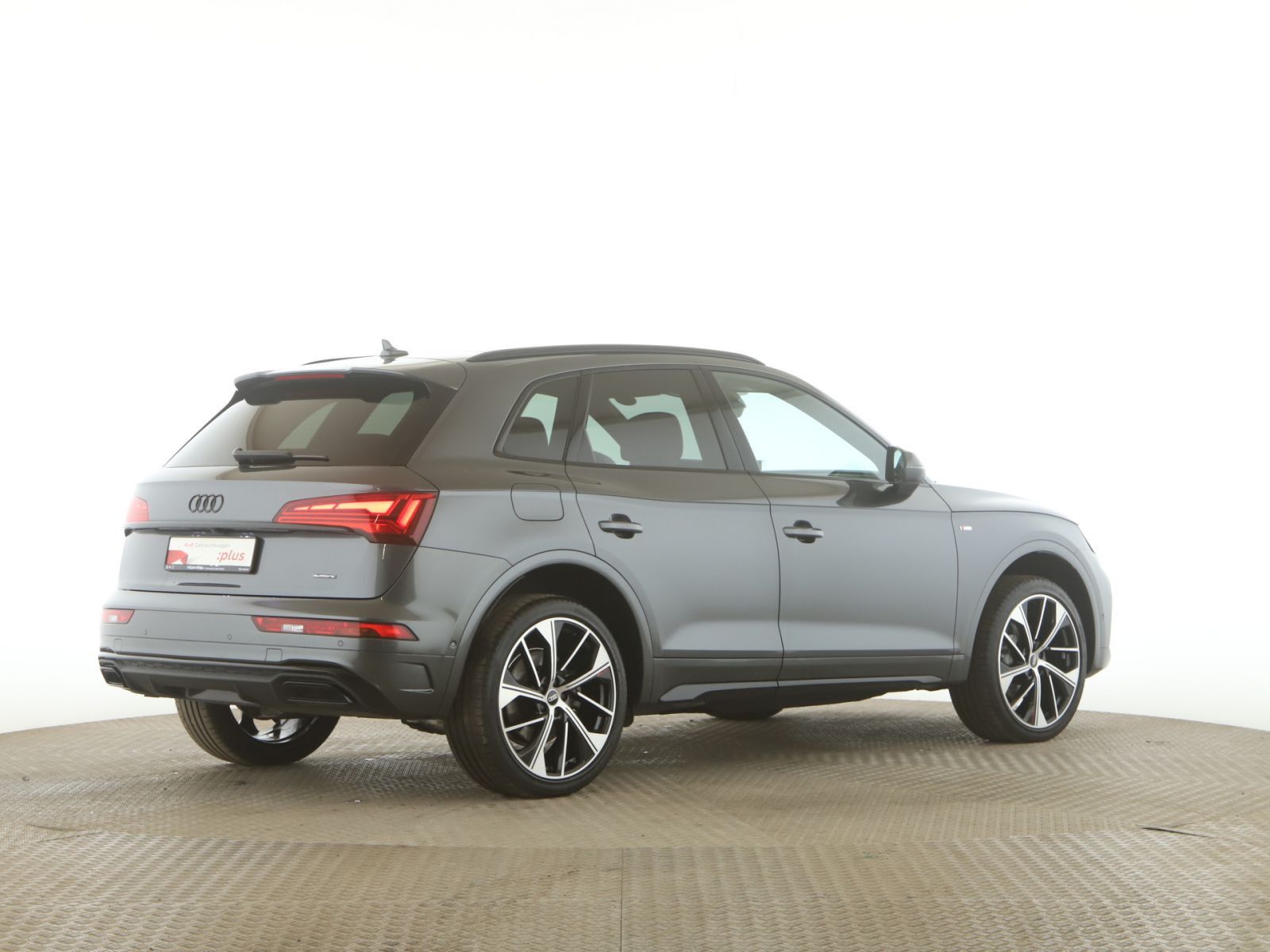 Audi Q5 40 TDI quattro S line Pano+AHK+Matrix+RFK+MMI